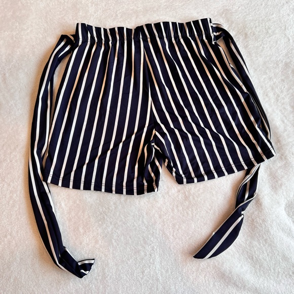 ✿ Ashley Blue — striped shorts — S - Picture 5 of 5